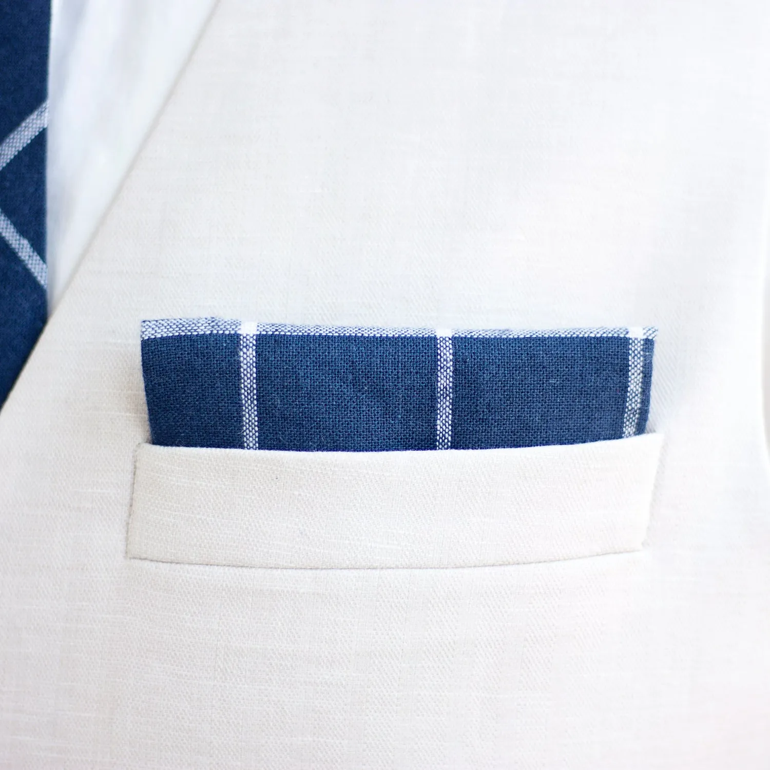 Men's Necktie / Navy Linen Window Pane